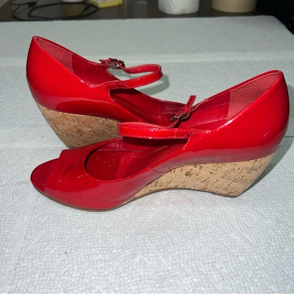 Franco Sarto Womens 8 1/2M Pumps Red Patent Leather Cork Wedge Peep Toe - Picture 7 of 11